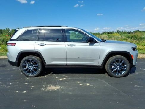 New 2026 Jeep Grand Cherokee Limited AWD/4WD image 18