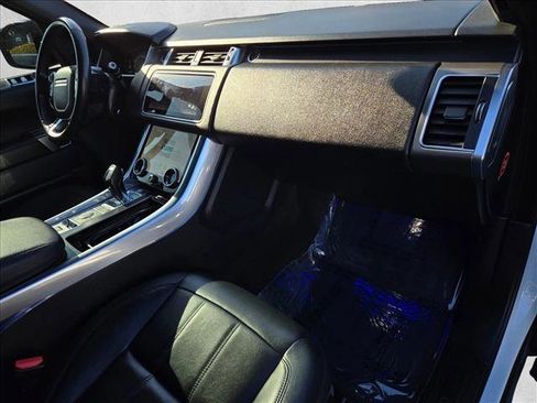 Used 2018 Land Rover Range Rover Sport SE image 23