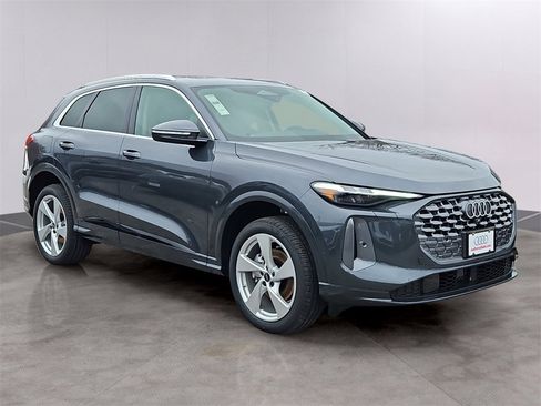 New 2025 Audi Q5 Premium Plus image 2