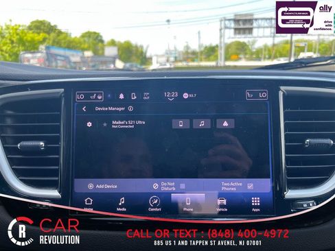 Used 2023 Chrysler Pacifica Touring-L FWD image 20