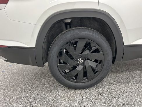 New 2026 Volkswagen Atlas SE FWD image 41