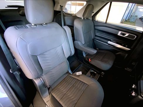 Used 2021 Ford Explorer XLT image 20