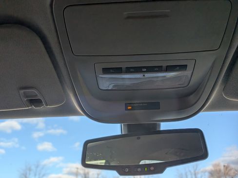 Used 2021 Chevrolet Colorado LT w/ LT Convenience Package image 32