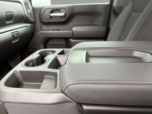 Used 2023 Chevrolet Silverado 1500 Custom image 4