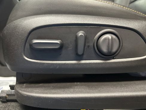 Used 2019 Chevrolet Equinox Premier w/ LPO, Floor Liner Package image 27