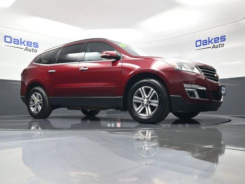 Used 2016 Chevrolet Traverse LT image 41