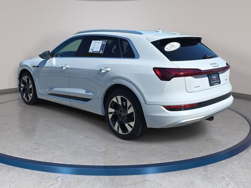 Used 2021 Audi e-tron Premium w/ Towing Package AWD/4WD image 8