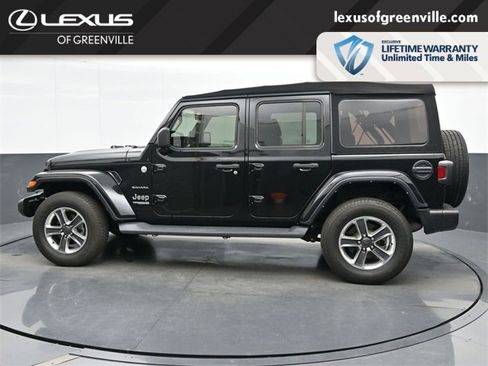 Used 2022 Jeep Wrangler Unlimited Sahara image 5