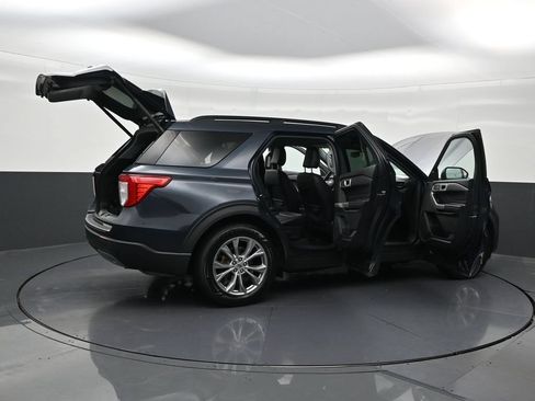 Used 2022 Ford Explorer XLT w/ Equipment Group 202A RWD image 26
