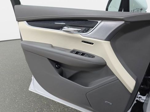 Certified 2023 Cadillac XT6 Premium Luxury image 24