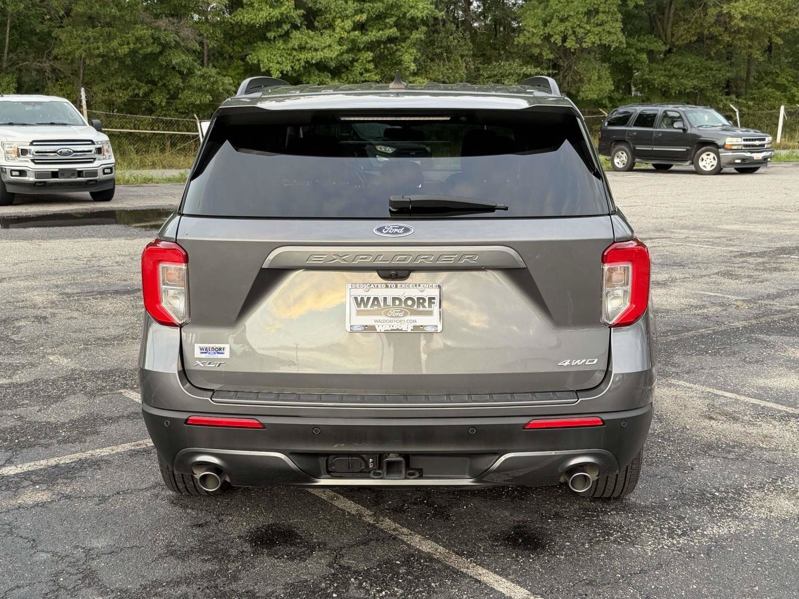 Certified 2023 Ford Explorer XLT w/ Equipment Group 202A AWD/4WD image 3