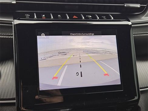 Used 2024 Jeep Grand Cherokee Altitude image 18