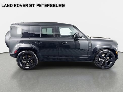 Used 2026 Land Rover Defender 110 X-Dynamic SE AWD/4WD image 4