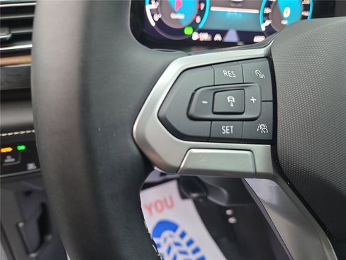 Certified 2025 Volkswagen Atlas SE image 16