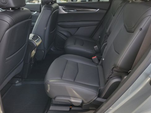 Used 2023 Cadillac XT6 Sport w/ Technology Package image 8