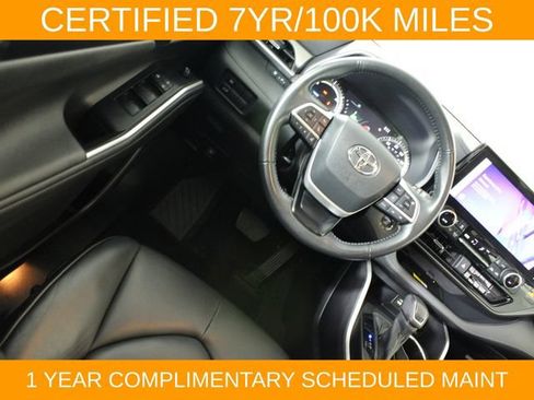 Used 2023 Toyota Highlander XLE AWD/4WD image 15