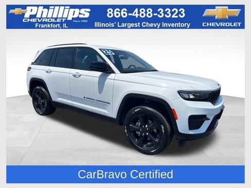 Used 2025 Jeep Grand Cherokee Altitude AWD/4WD image 1
