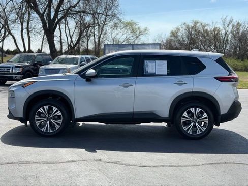 Used 2023 Nissan Rogue SV FWD image 4