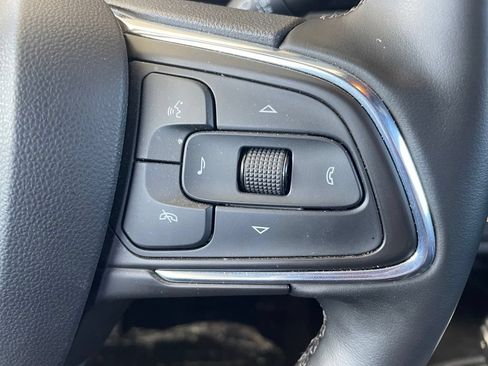 Used 2025 Buick Envista Preferred w/ Convenience I Package FWD image 14
