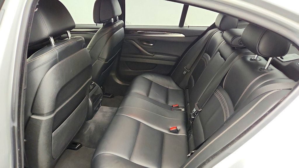 Used 2016 BMW 550i Sedan RWD image 22