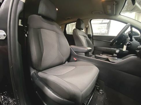 Used 2024 Kia Sportage LX image 25