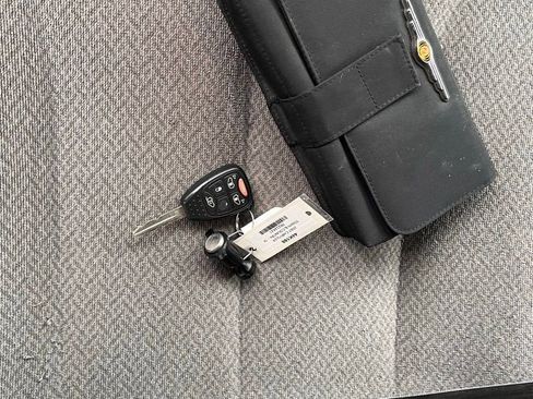 Used 2007 Chrysler Town & Country Touring image 22