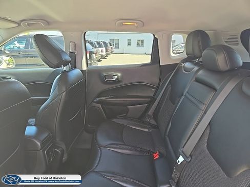 Used 2019 Jeep Compass Trailhawk AWD/4WD image 38