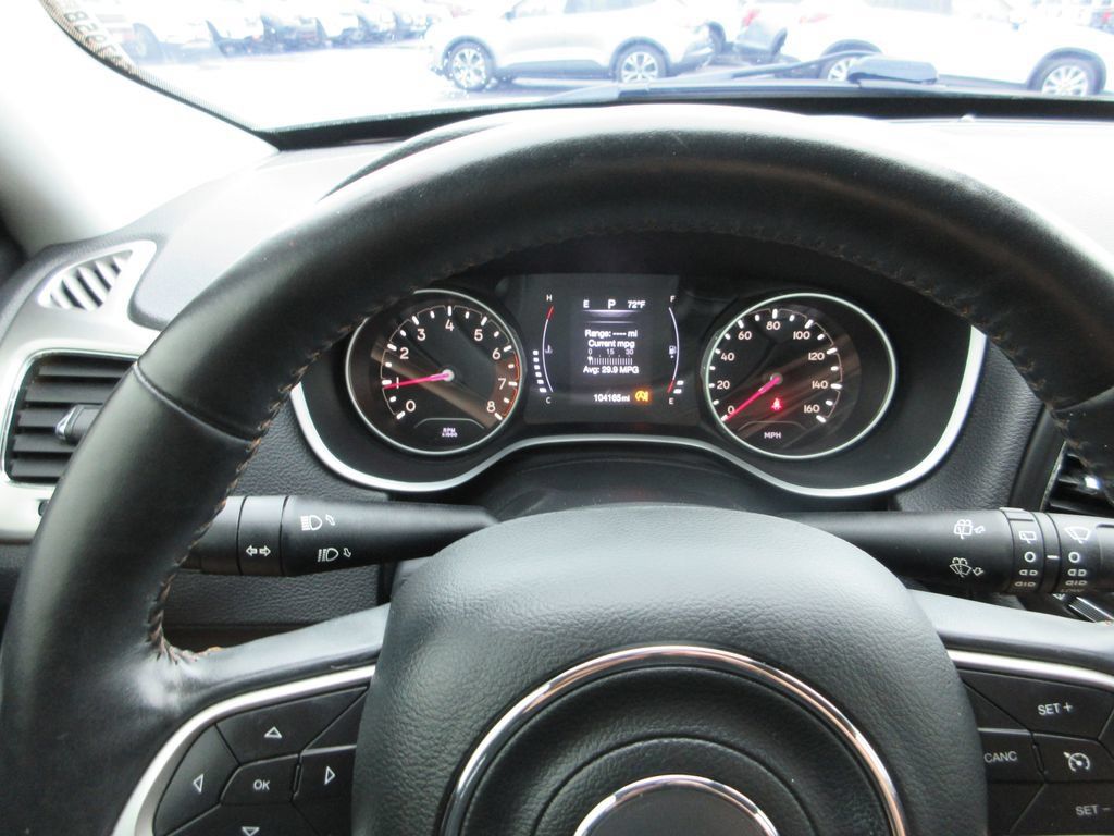 Used 2017 Jeep Compass Latitude w/ Cold Weather Group AWD/4WD image 26