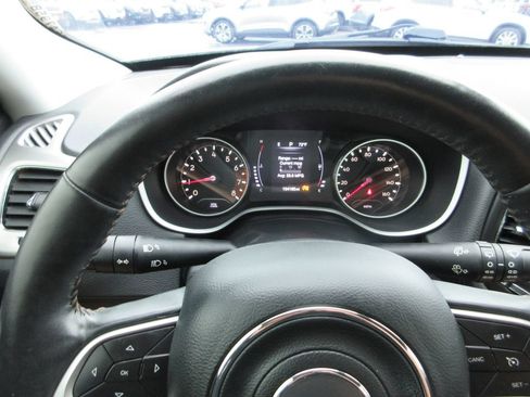 Used 2017 Jeep Compass Latitude w/ Cold Weather Group AWD/4WD image 26