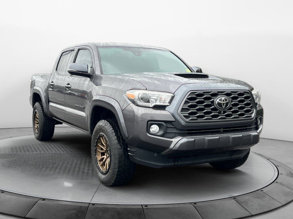 Used 2021 Toyota Tacoma TRD Sport AWD/4WD image 1
