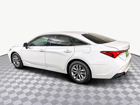 Used 2019 Toyota Avalon Limited image 7
