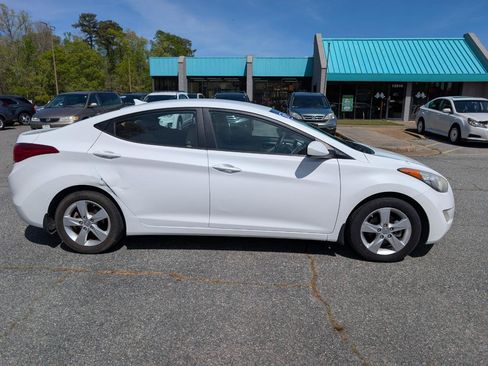 Used 2013 Hyundai Elantra GLS w/ Preferred Pkg FWD image 8