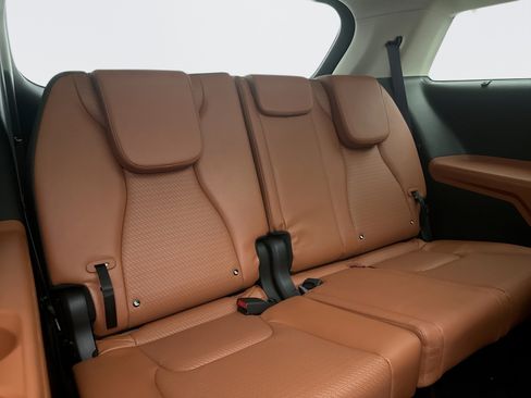 Used 2024 Kia Carnival SX Prestige FWD image 22