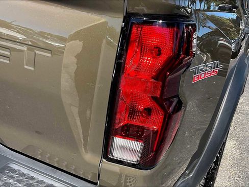 Used 2024 Chevrolet Colorado Trail Boss image 28