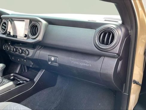 Used 2016 Toyota Tacoma TRD Off-Road w/ Towing Package image 18