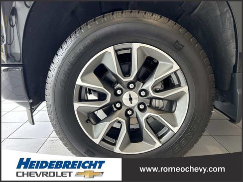 Used 2023 Chevrolet Silverado 1500 RST w/ Protection Package AWD/4WD image 7
