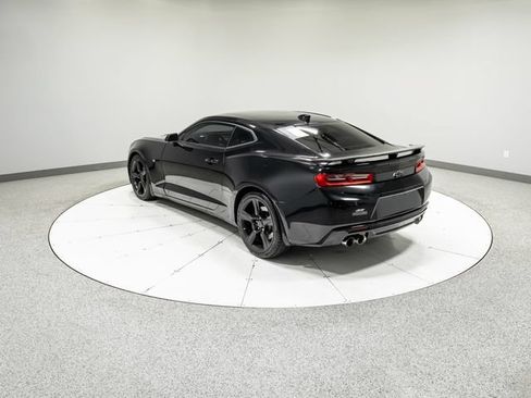 Used 2018 Chevrolet Camaro SS RWD image 27