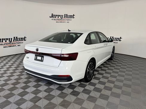 Used 2025 Volkswagen Jetta Sport FWD image 6