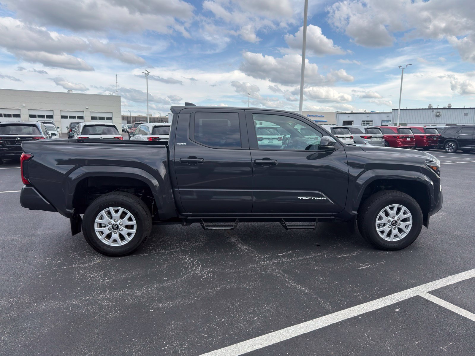 Used 2024 Toyota Tacoma SR5 AWD/4WD image 7