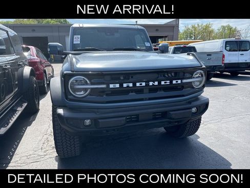 Used 2025 Ford Bronco Outer Banks w/ Sasquatch Package AWD/4WD image 2