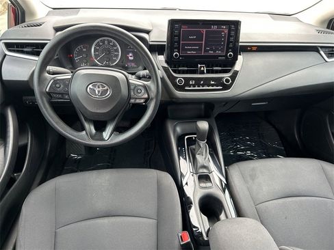 Used 2022 Toyota Corolla LE image 16