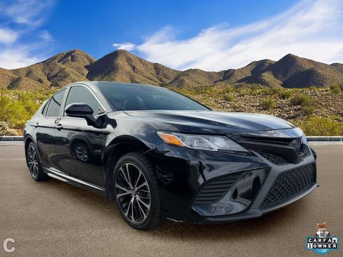 Used 2018 Toyota Camry SE w/ Moonroof Package FWD image 5