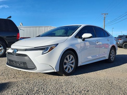 Used 2023 Toyota Corolla LE image 1