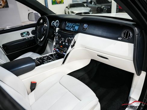 Used 2022 Rolls-Royce Cullinan image 14