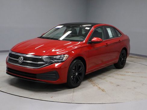 Used 2023 Volkswagen Jetta SE w/ Panoramic Sunroof Package FWD image 7