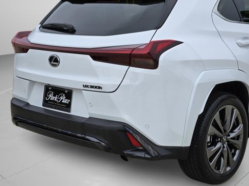 Used 2025 Lexus UX 300h FWD w/ Accessory Package (Z1) image 34