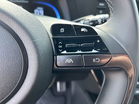 Used 2025 Hyundai Elantra Sport image 17