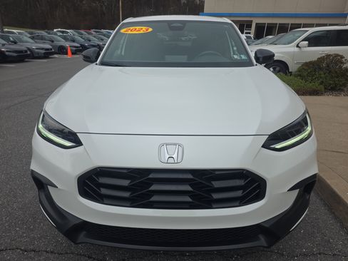 Used 2023 Honda HR-V Sport image 2