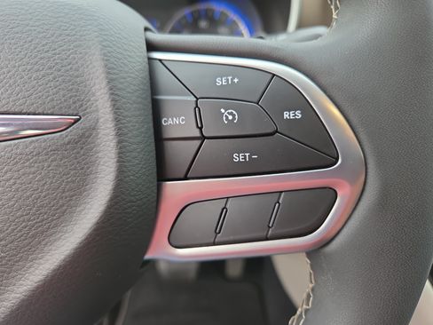 Certified 2022 Chrysler Voyager LX FWD image 27