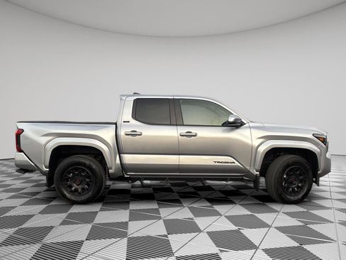 Used 2025 Toyota Tacoma SR5 image 8